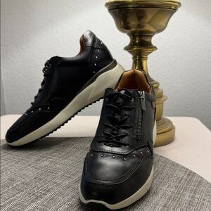 Pikolinos Sella Black Leather Sneakers with Zippers